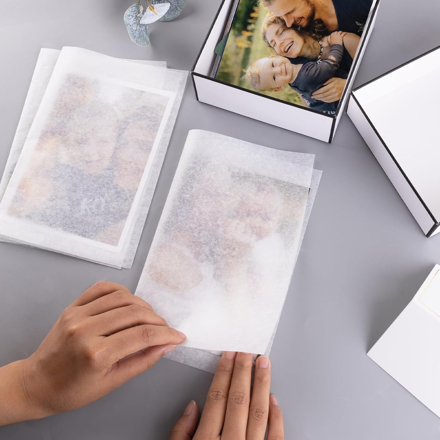 Lineco Buffered Acid-Free Interleaving Tissue Paper, 10#, 16 gsm, Packages of 100 Sheets