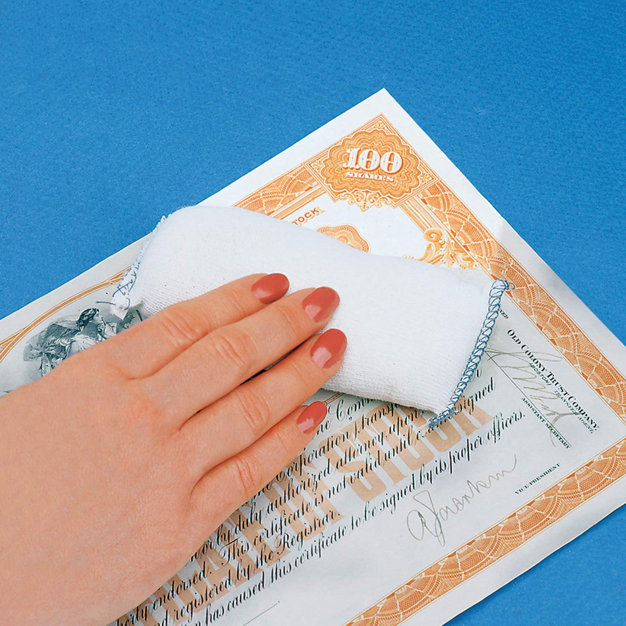 Lineco Document Cleaning Pads with Grit-Free Powder - Cleans Dirt, Dust, Mold from Paper. Soft, Grit-Free Powder That Absorbs and Cleans.